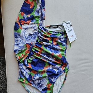 NEW ZARA FLORAL PRINT body suit